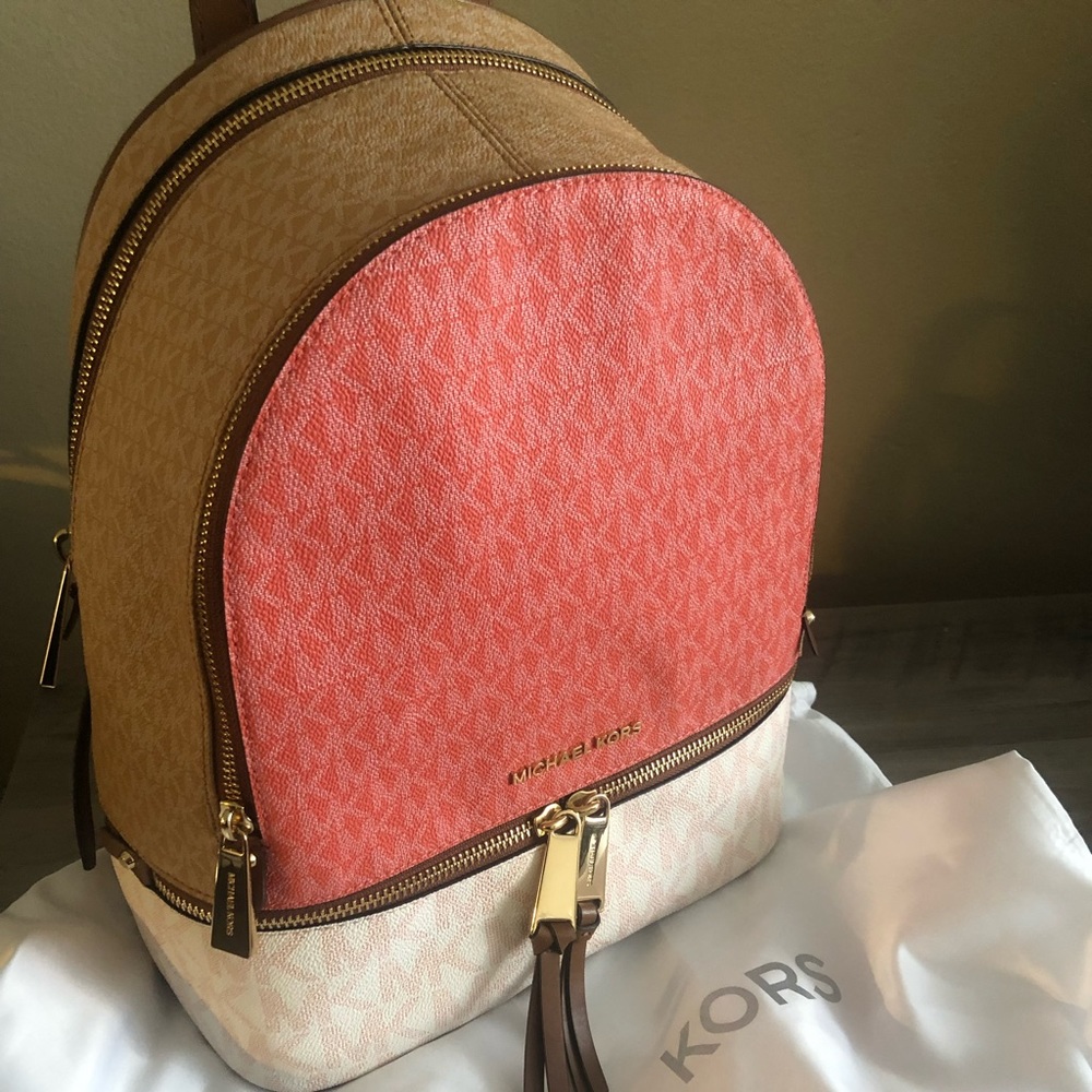 NWT MK - Michael Kors rhea backpack grapefruit Medium